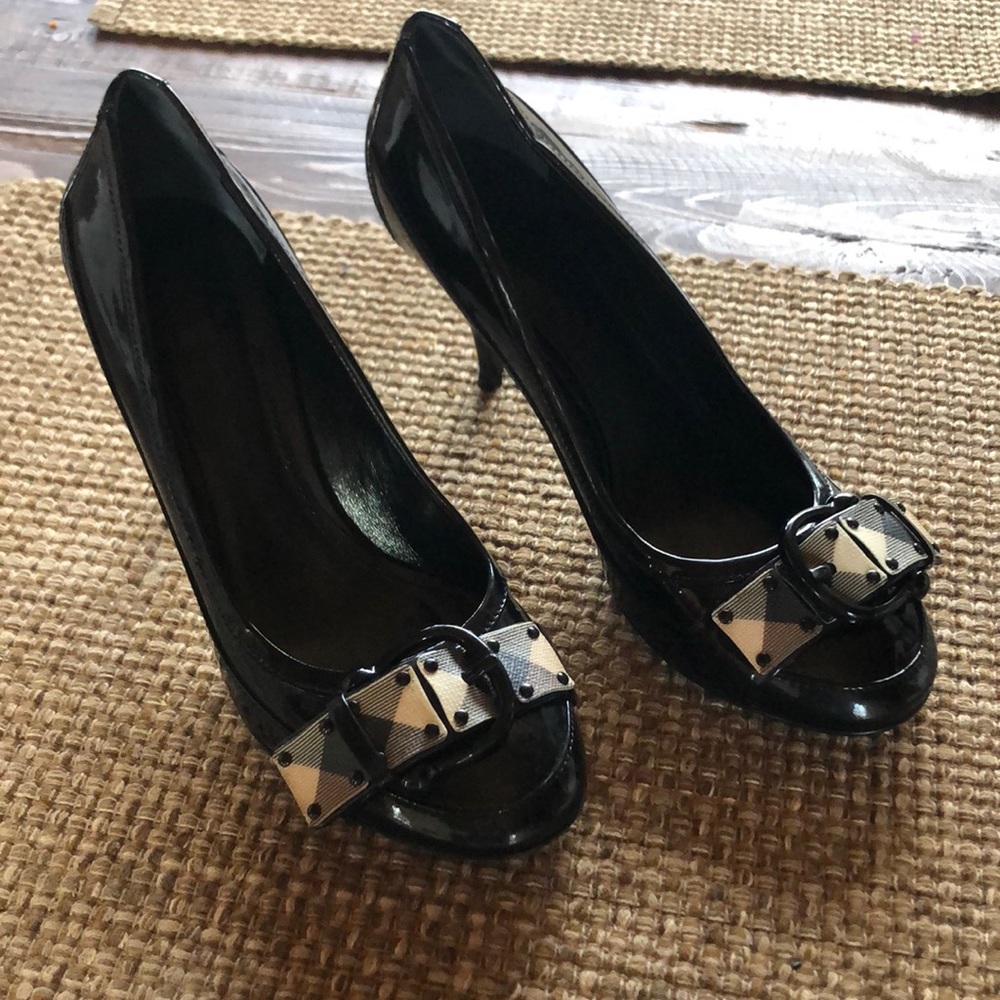 Burberry patent leather pump.  Size 38 1/2